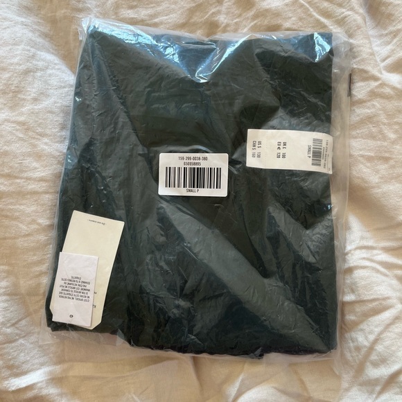 NWT Abercrombie Camille Long-Sleeve Midi Dress in Green. Size small petite - Picture 3 of 4